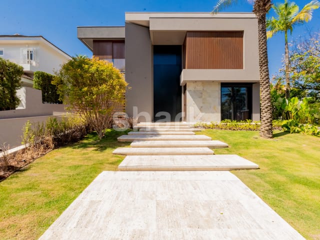 Casa com 1000m² 5 quartos e 8 banheiros, à venda, no bairro Tamboré em Santana de Parnaíba