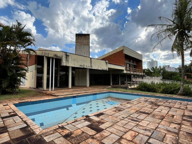 Casa com 4000m² 7 quartos e 1 banheiro, para alugar, no bairro Bela Suiça em Londrina