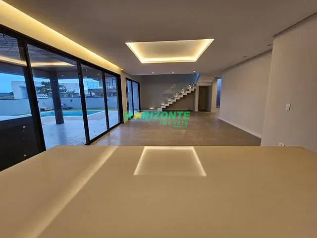 Casa com 641m² 5 quartos e 6 banheiros, à venda, no bairro Condomínio Residencial Colinas do Paratehy em São José dos Campos
