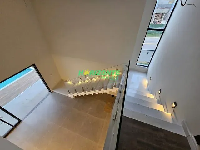Casa com 641m² 5 quartos e 6 banheiros, à venda, no bairro Condomínio Residencial Colinas do Paratehy em São José dos Campos