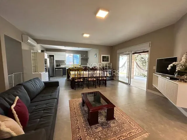 Casa com 450m² 5 quartos e 7 banheiros, para alugar, no bairro Jurerê Internacional em Florianópolis