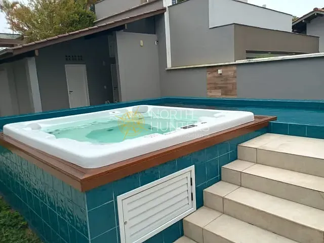 Casa com 450m² 5 quartos e 7 banheiros, para alugar, no bairro Jurerê Internacional em Florianópolis