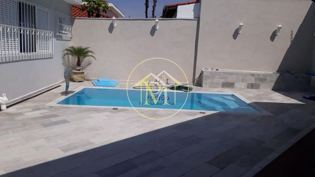 Casa à venda com 3 quartos, 330m² - Foto 2