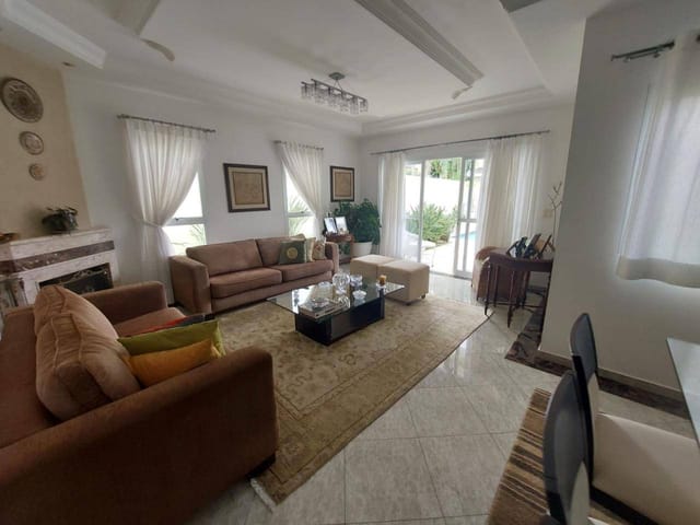 Casa com 600m² 4 quartos e 6 banheiros, para alugar, no bairro Alphaville em Santana de Parnaíba