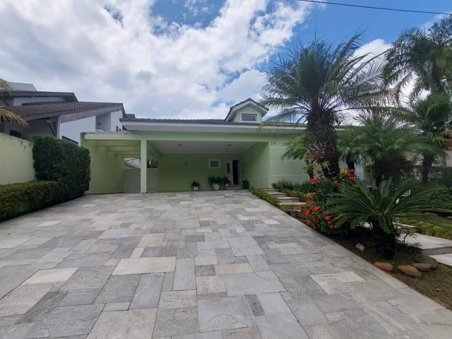 Casa com 600m² 4 quartos e 6 banheiros, para alugar, no bairro Alphaville em Santana de Parnaíba