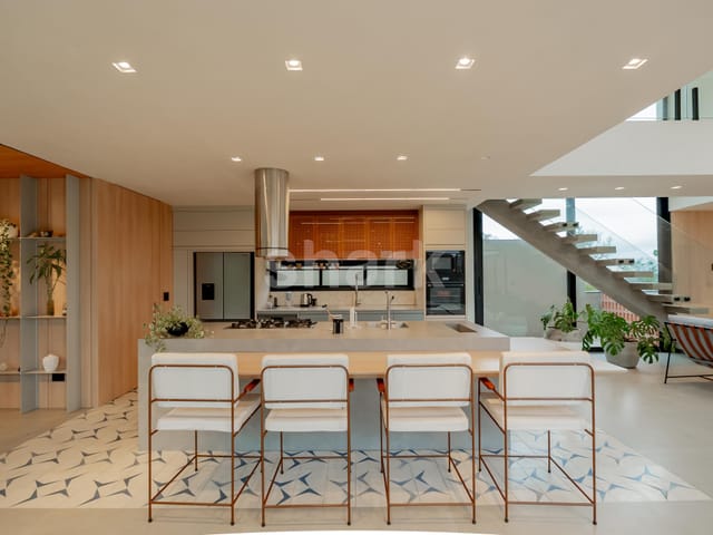 Casa com 490m² 4 quartos e 7 banheiros, à venda, no bairro Alphaville em Santana de Parnaíba