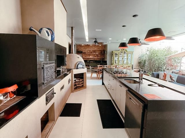 Casa com 730m² 5 quartos e 7 banheiros, à venda, no bairro Lagoa em Macaé