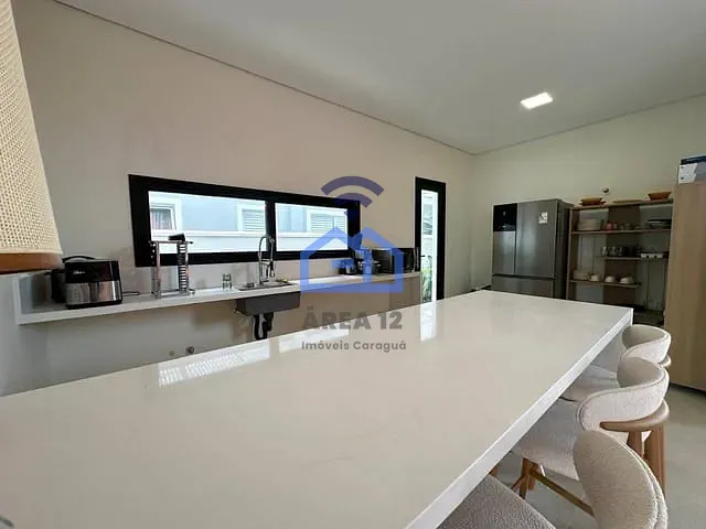 Casa com 360m² 5 quartos e 1 banheiro, à venda, no bairro Costa Nova em Caraguatatuba