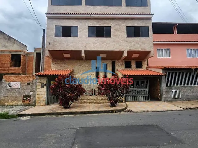 Casa com 200m² 3 quartos e 6 banheiros, à venda, no bairro Santa Maria II em Barra Mansa