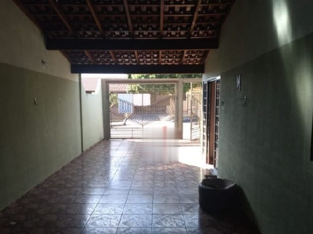 Casa com 218m² 4 quartos e 2 banheiros, à venda, no bairro Conjunto Habitacional Doutor Jose dos Santos Rocha em Cambé