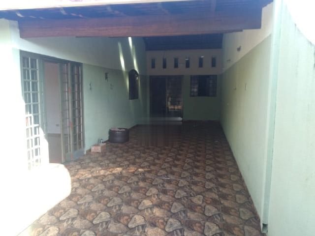 Casa com 218m² 4 quartos e 2 banheiros, à venda, no bairro Conjunto Habitacional Doutor Jose dos Santos Rocha em Cambé
