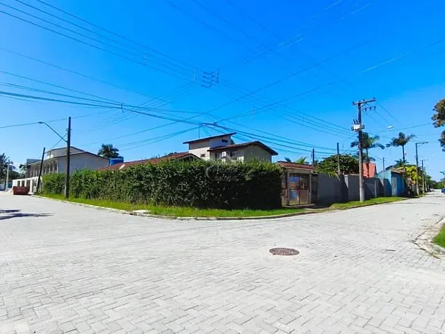 Casa com 600m² 4 quartos e 3 banheiros, à venda, no bairro Boracéia em São Sebastião