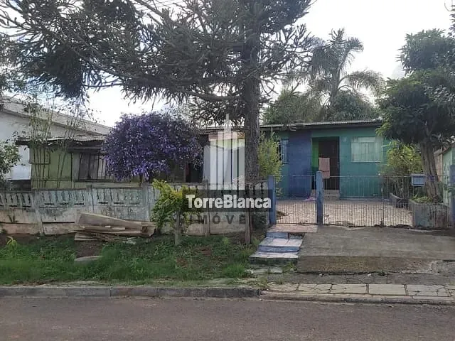 Casa com 490m² 3 quartos e 1 banheiro, à venda, no bairro Oficinas em Ponta Grossa