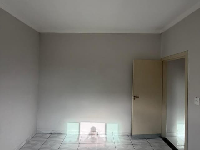 Casa 2 quartos e 1 banheiro, para alugar, no bairro Vila Rica em Extrema
