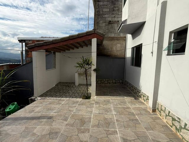 Casa 2 quartos e 1 banheiro, para alugar, no bairro Vila Rica em Extrema