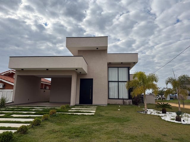 Casa com 450m² 3 quartos e 5 banheiros, à venda, no bairro Paranapanema em Paranapanema