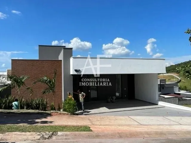 Casa com 329m² 3 quartos e 4 banheiros, à venda ou para alugar, no bairro Esplanada Independência em Taubaté