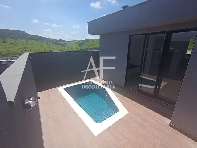 Casa com 329m² 3 quartos e 4 banheiros, à venda ou para alugar, no bairro Esplanada Independência em Taubaté