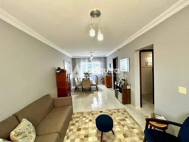 Sobrado com 182m² 4 quartos e 3 banheiros, à venda, no bairro Oficinas em Ponta Grossa