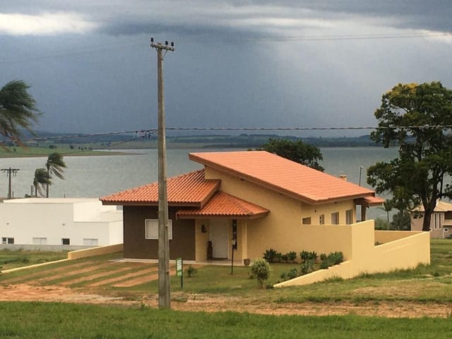 Casa com 450m² 3 quartos e 3 banheiros, à venda, no bairro Paranapanema em Paranapanema