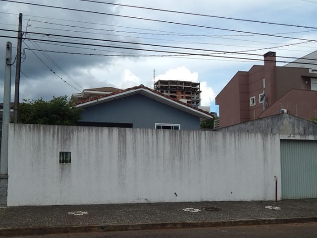 Casa com 308m² 3 quartos e 1 banheiro, à venda, no bairro Estrela em Ponta Grossa