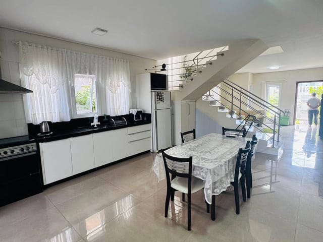 Casa com 170m² 3 quartos e 3 banheiros, à venda, no bairro Ingleses do Rio Vermelho em Florianópolis