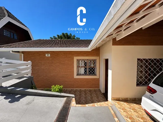 Casa com 777m² 5 quartos e 3 banheiros, à venda, no bairro Vila Matilde em Campos do Jordão
