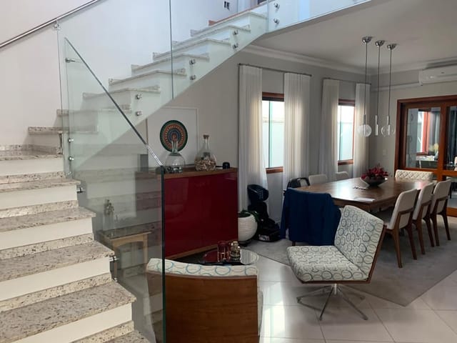 Casa com 250m² 3 quartos e 2 banheiros, à venda, no bairro Urbanova em São José dos Campos