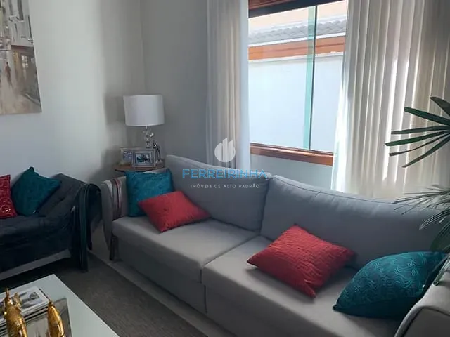 Casa com 250m² 3 quartos e 2 banheiros, à venda, no bairro Urbanova em São José dos Campos