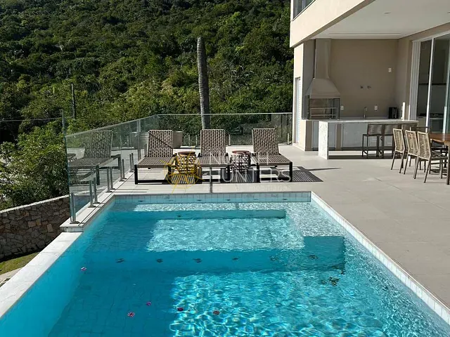 Casa com 596m² 5 quartos e 5 banheiros, à venda, no bairro Praia Brava em Florianópolis