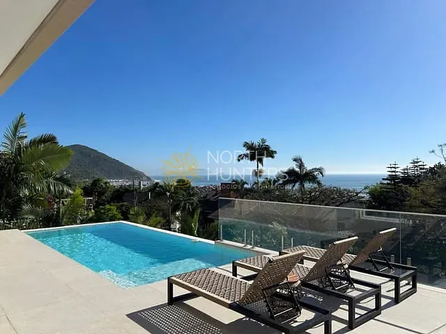 Casa com 596m² 5 quartos e 5 banheiros, à venda, no bairro Praia Brava em Florianópolis