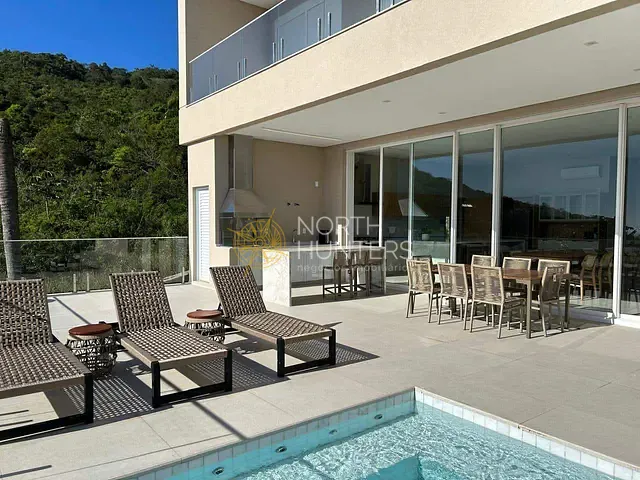 Casa com 596m² 5 quartos e 5 banheiros, à venda, no bairro Praia Brava em Florianópolis