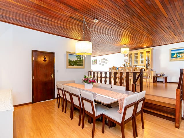 Casa com 490m² 4 quartos e 3 banheiros, à venda, no bairro Jardim das Américas em Curitiba