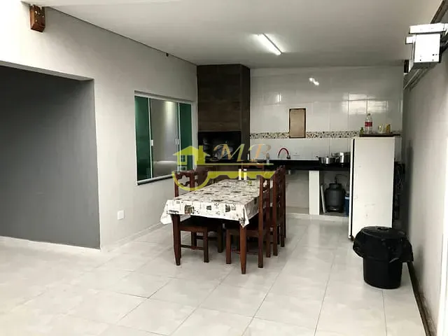 Casa com 200m² 3 quartos e 1 banheiro, à venda, no bairro Parque Dom Pedro II em Campinas