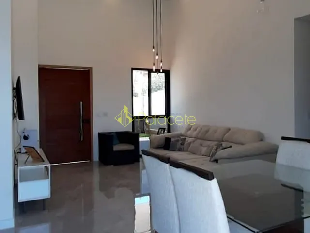 Casa com 489m² 3 quartos e 4 banheiros, à venda, no bairro Village Mantiqueira em Guaratinguetá