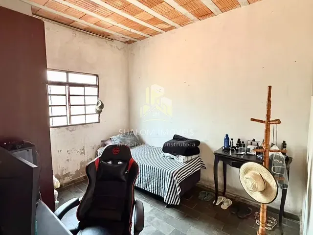Casa com 360m² 4 quartos e 1 banheiro, à venda, no bairro Parque Xangri-Lá em Contagem