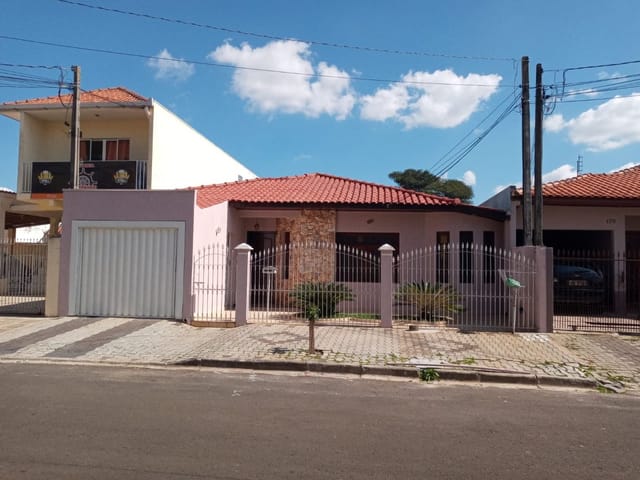 Casa com 4 dormitórios à venda, 152 m² por R$ 430.000,00 - Uvaranas - Ponta Grossa/PR