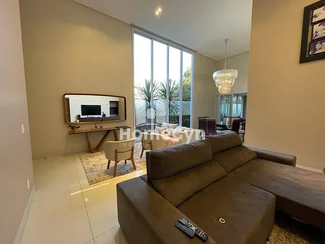 Casa com 470m² 4 quartos e 6 banheiros, à venda, no bairro Jardins Valência em Goiânia