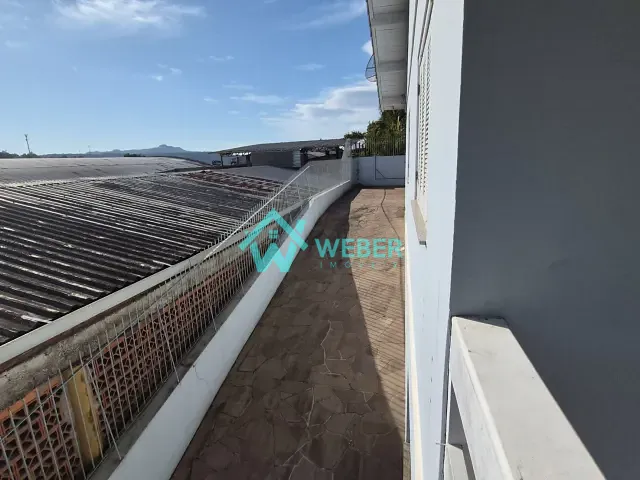 Casa 3 quartos e 2 banheiros, para alugar, no bairro Petrópolis em Novo Hamburgo