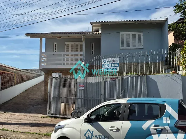 Casa 3 quartos e 2 banheiros, para alugar, no bairro Petrópolis em Novo Hamburgo