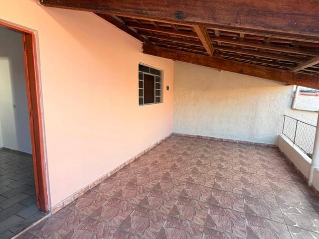 Casa 3 quartos e 1 banheiro, para alugar, no bairro Jardim Europa em Extrema