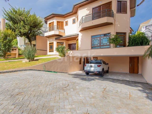 Casa com 455m² 4 quartos e 6 banheiros, à venda ou para alugar, no bairro Alphaville em Santana de Parnaíba