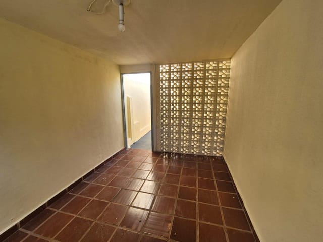 Casa 3 quartos e 2 banheiros, para alugar, no bairro Jardim Higienópolis em Londrina