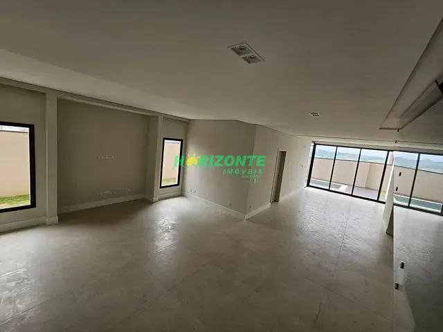 Casa com 490m² 4 quartos e 5 banheiros, à venda, no bairro Condomínio Residencial Alphaville II em São José dos Campos