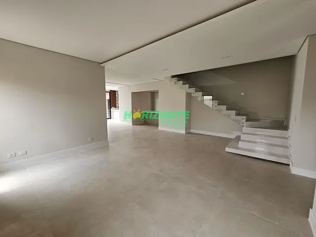 Casa com 490m² 4 quartos e 5 banheiros, à venda, no bairro Condomínio Residencial Alphaville II em São José dos Campos