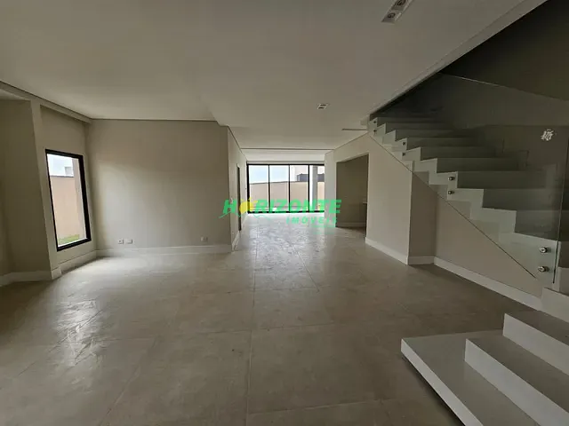 Casa com 490m² 4 quartos e 5 banheiros, à venda, no bairro Condomínio Residencial Alphaville II em São José dos Campos