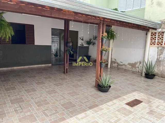 Casa com 180m² 2 quartos e 2 banheiros, à venda, no bairro Jardim Celani em Salto
