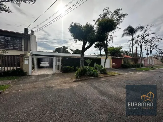 Casa com 420m² 4 quartos e 6 banheiros, à venda, no bairro Seminario em Curitiba