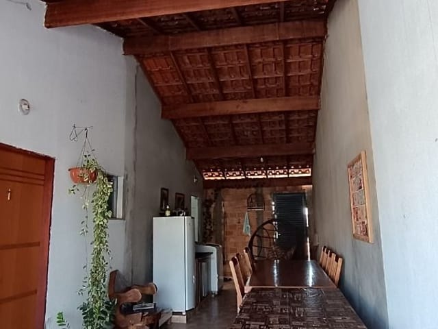 Casa com 250m² 3 quartos e 1 banheiro, à venda, no bairro Conjunto Habitacional Doutor Jose dos Santos Rocha em Cambé