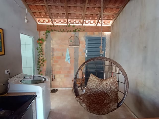 Casa com 250m² 3 quartos e 1 banheiro, à venda, no bairro Conjunto Habitacional Doutor Jose dos Santos Rocha em Cambé